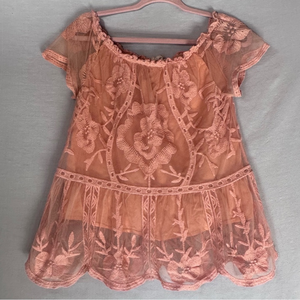 Entro Embroidered Lace Floral Top S